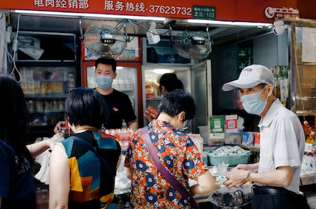 岳云鹏手写高考成绩单算错总分 高考是人生马拉松中的一个“极限”时刻