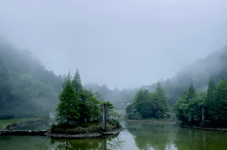 中山二手房 前来办理二手房交易业务的李先生再三确认业务已办理完成后