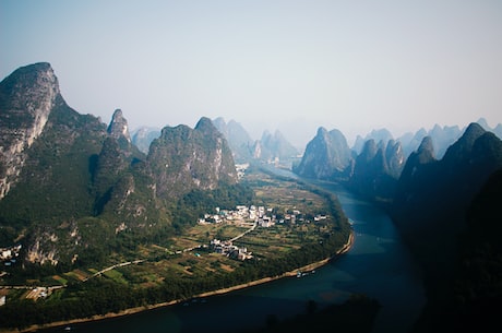 有山皆图画无水不文章的意思: 滴水涟漪中的自然美景